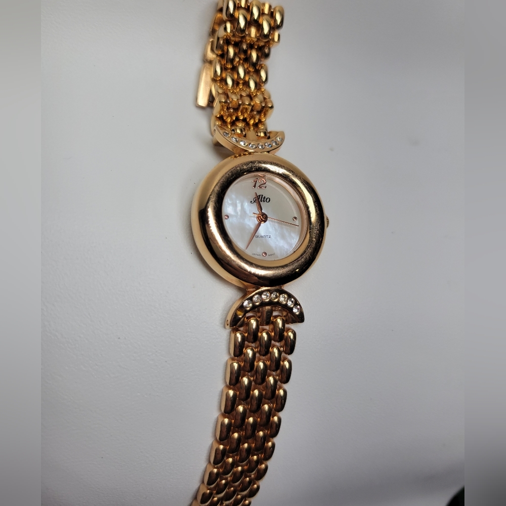 ALTO Women's Watch - Picture 15 of 16